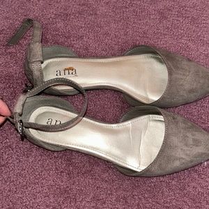 Lightly worn A.N.A flats